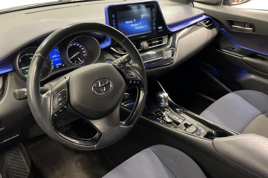 Toyota C-HR vaihtoauto