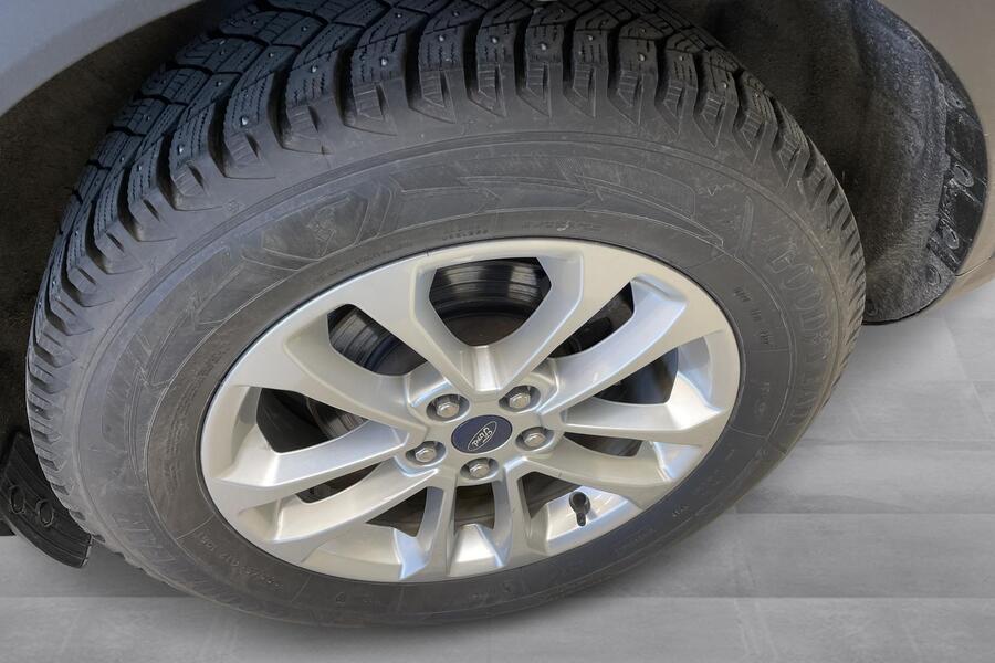 Ford Kuga vaihtoauto