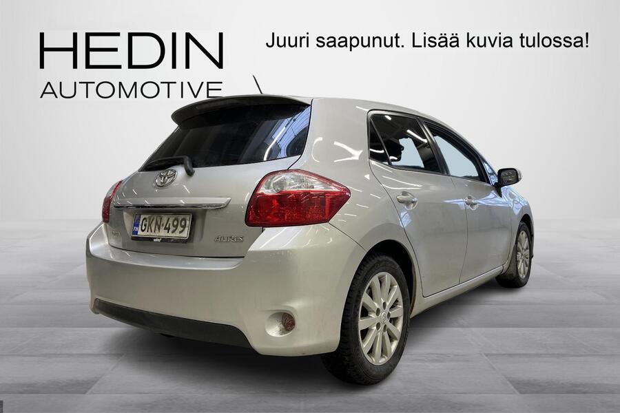 Toyota Auris vaihtoauto