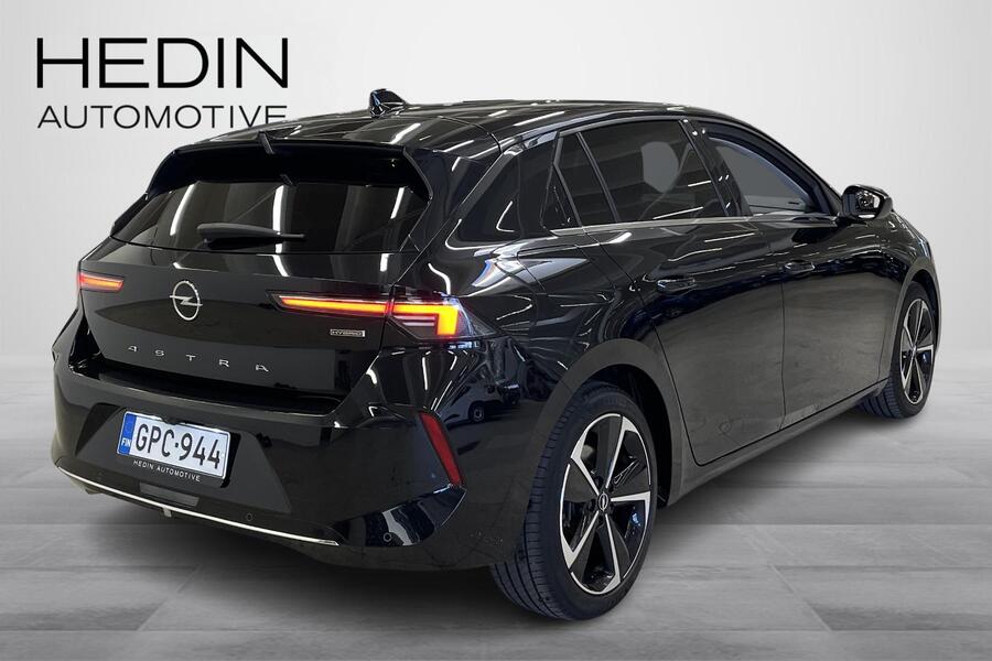 Opel Astra vaihtoauto