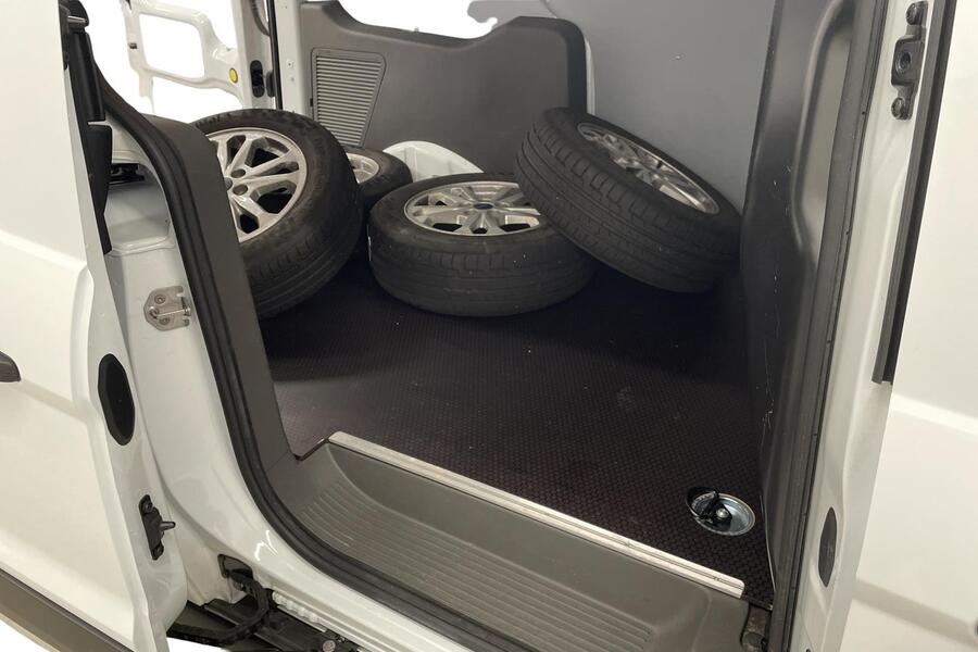 Ford Transit Connect vaihtoauto