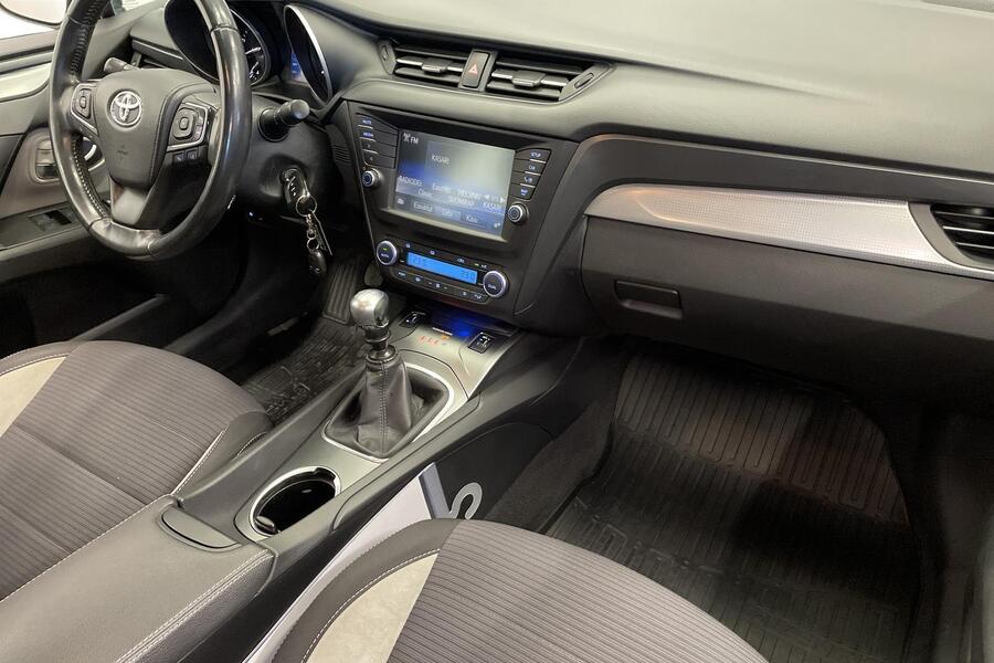 Toyota Avensis vaihtoauto