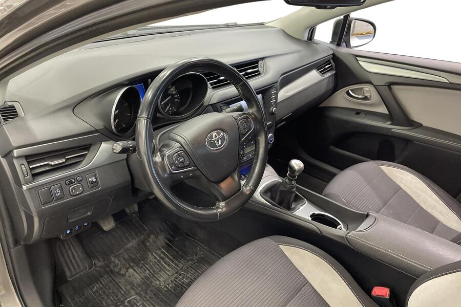 Toyota Avensis vaihtoauto