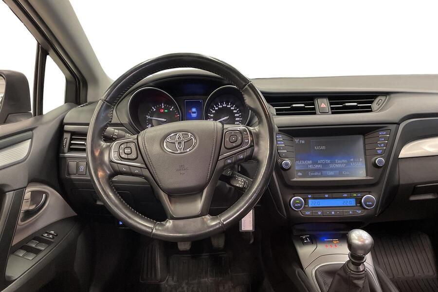 Toyota Avensis vaihtoauto