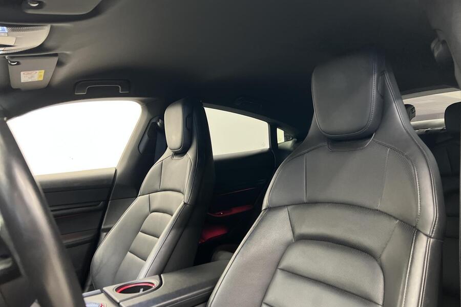 Porsche Taycan vaihtoauto