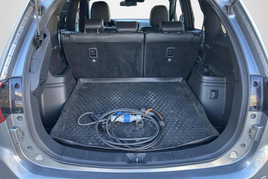 Mitsubishi Outlander PHEV vaihtoauto
