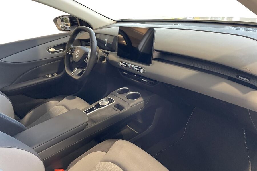 MG MGS5 EV vaihtoauto