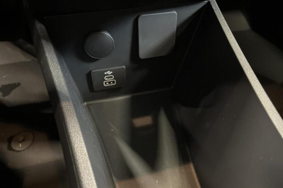 Ford Transit Courier vaihtoauto