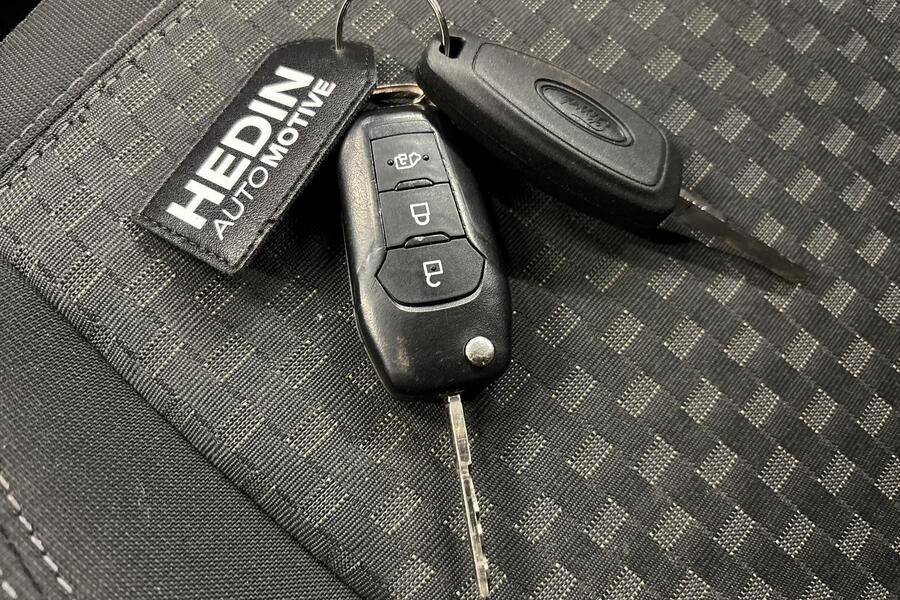 Ford Transit Connect vaihtoauto