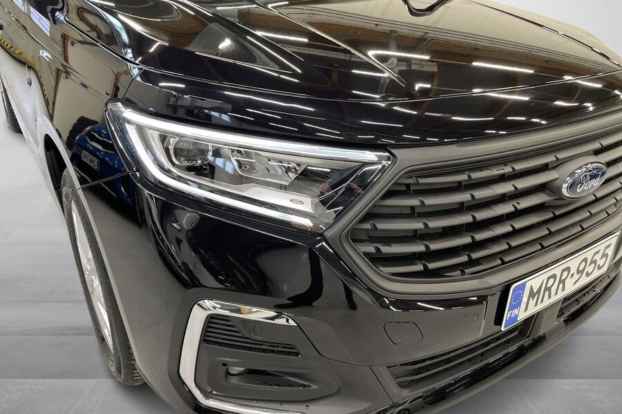 Ford Grand Tourneo Connect vaihtoauto