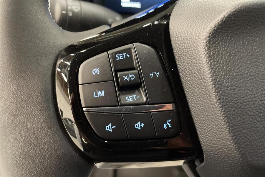 Ford Transit Courier vaihtoauto