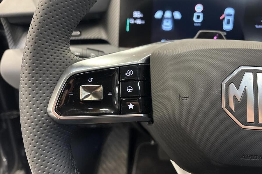 MG MGS5 EV vaihtoauto