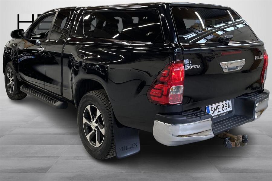 Toyota Hilux vaihtoauto