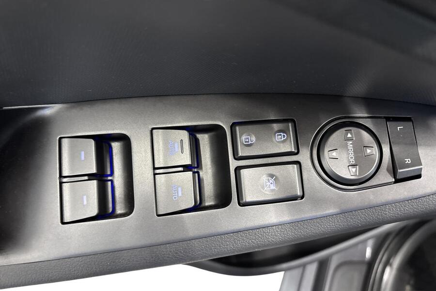 Hyundai IONIQ hybrid vaihtoauto