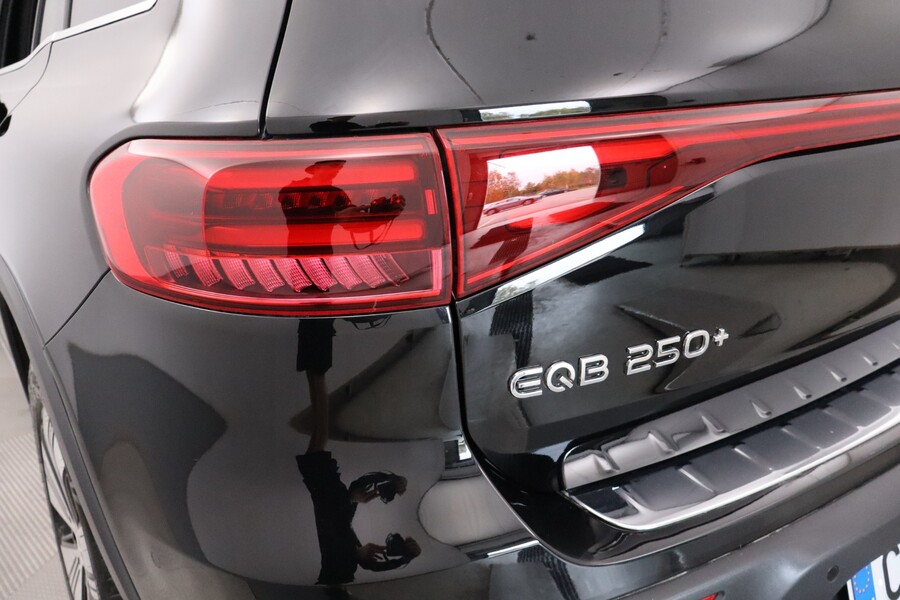 Mercedes-Benz EQB vaihtoauto