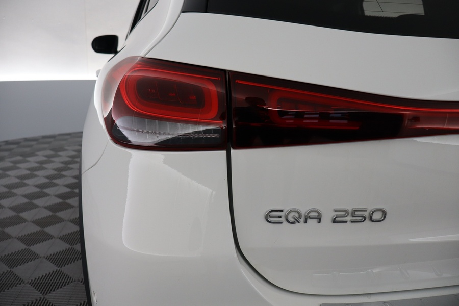 Mercedes-Benz EQA vaihtoauto