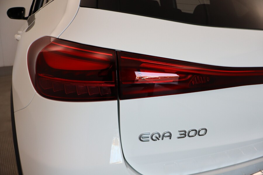 Mercedes-Benz EQA vaihtoauto