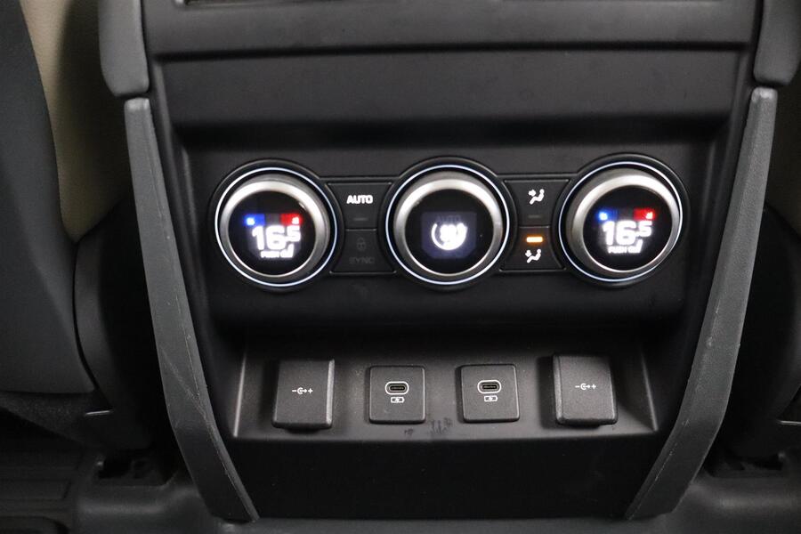 Land Rover Defender vaihtoauto