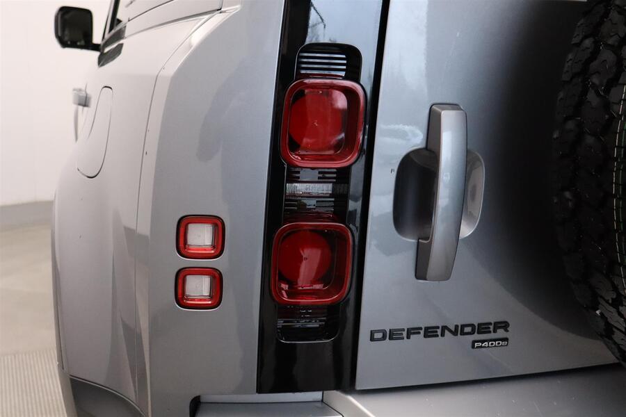 Land Rover Defender vaihtoauto