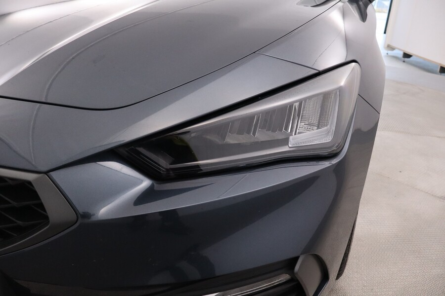 SEAT Leon Sportstourer vaihtoauto