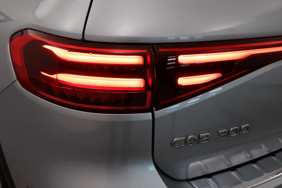 Mercedes-Benz EQB vaihtoauto