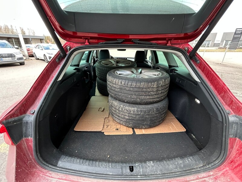 SEAT Leon Sportstourer vaihtoauto