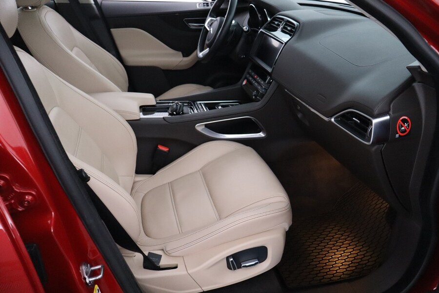 Jaguar F-PACE vaihtoauto