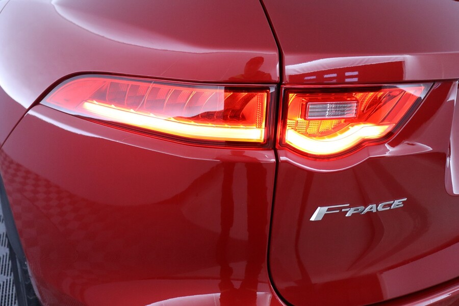 Jaguar F-PACE vaihtoauto