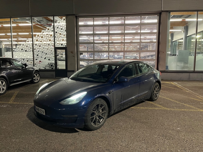 Tesla Model 3 vaihtoauto