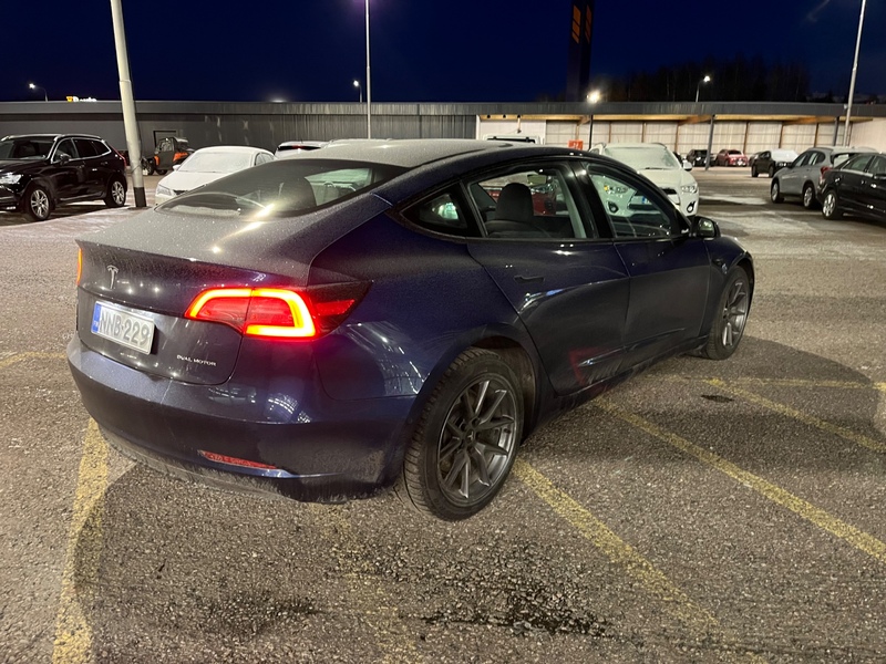 Tesla Model 3 vaihtoauto