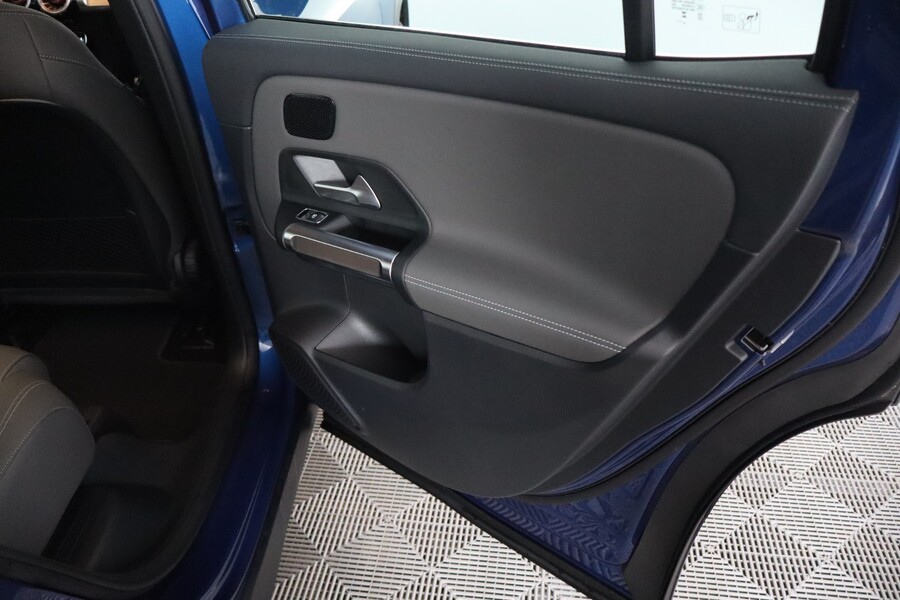 Mercedes-Benz EQB vaihtoauto