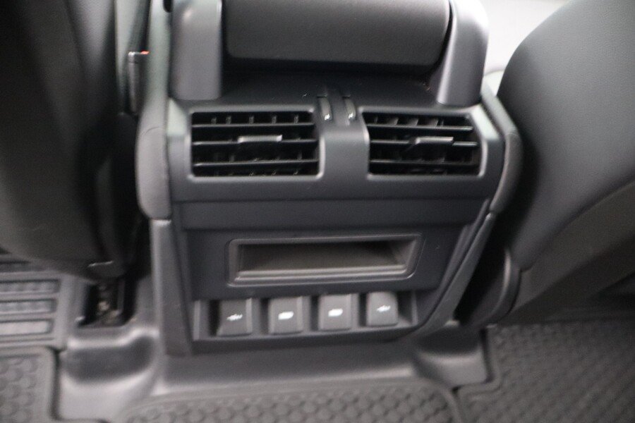 Land Rover Defender vaihtoauto