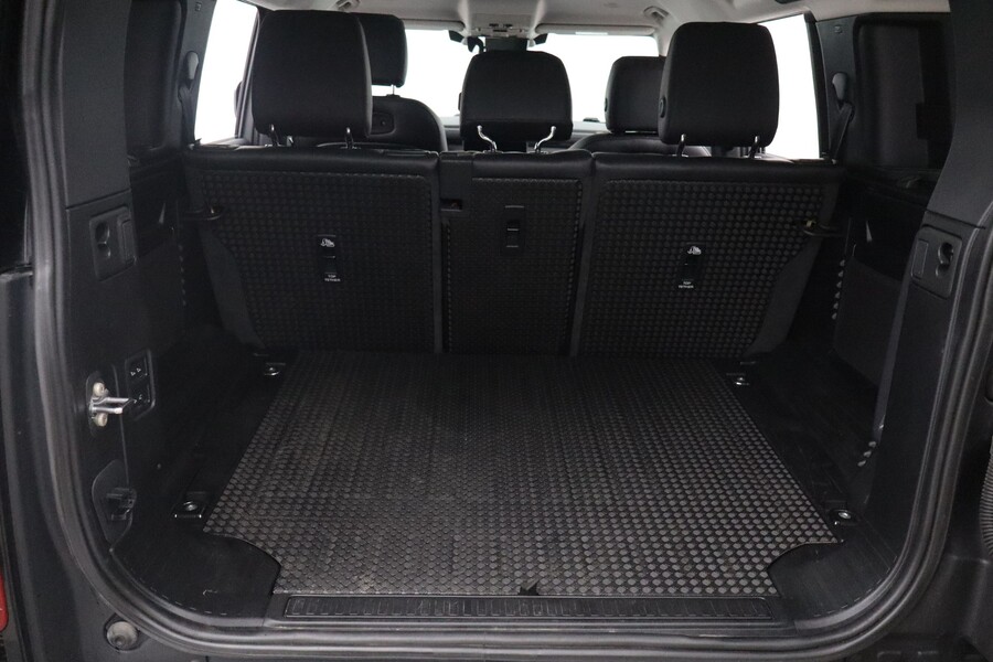 Land Rover Defender vaihtoauto