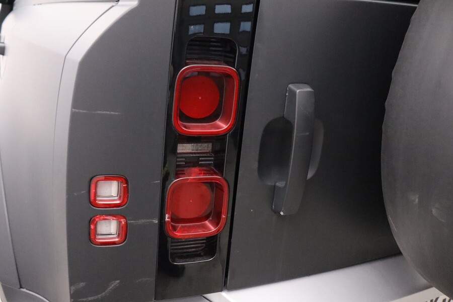 Land Rover Defender vaihtoauto