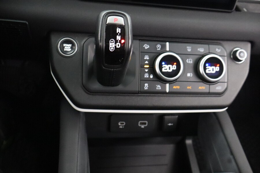 Land Rover Defender vaihtoauto