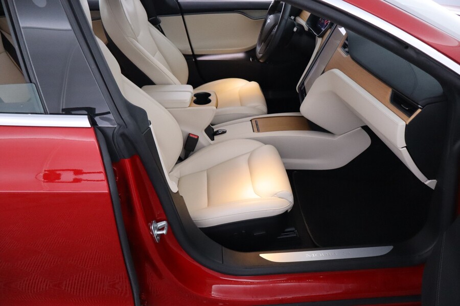 Tesla Model S vaihtoauto