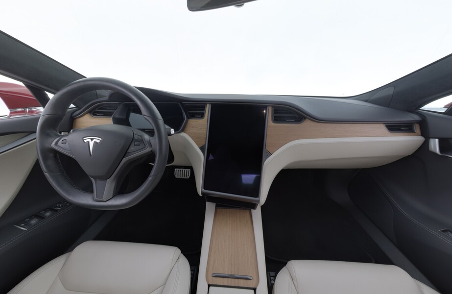 Tesla Model S vaihtoauto