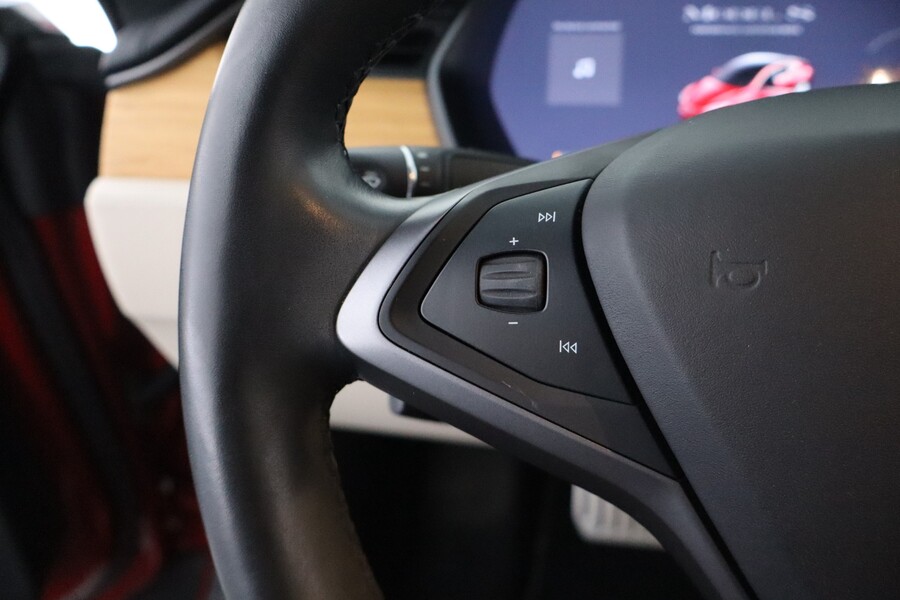 Tesla Model S vaihtoauto