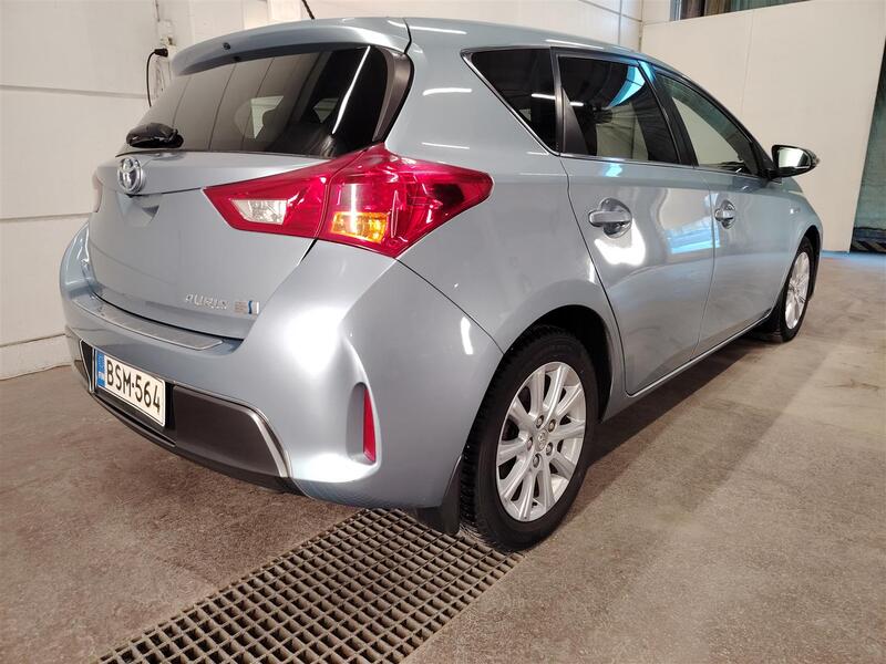 Toyota Auris vaihtoauto