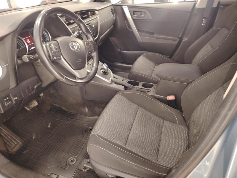 Toyota Auris vaihtoauto