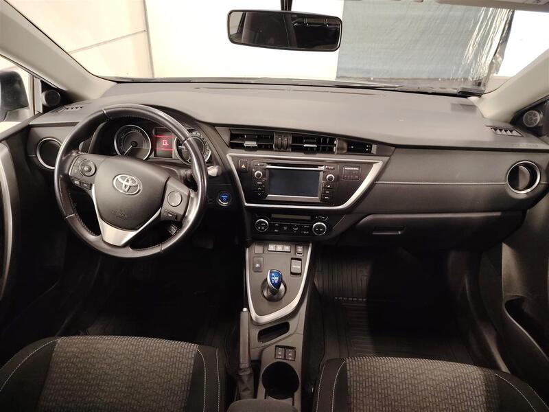 Toyota Auris vaihtoauto