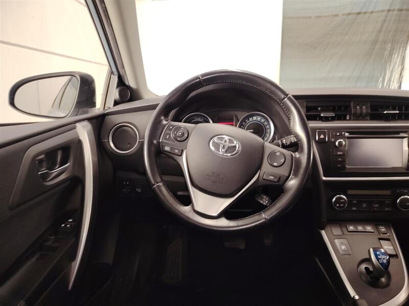 Toyota Auris vaihtoauto