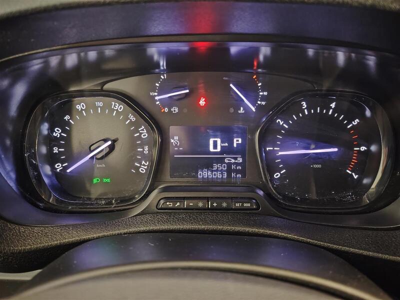 Opel Vivaro vaihtoauto