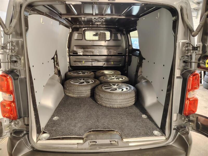 Opel Vivaro vaihtoauto