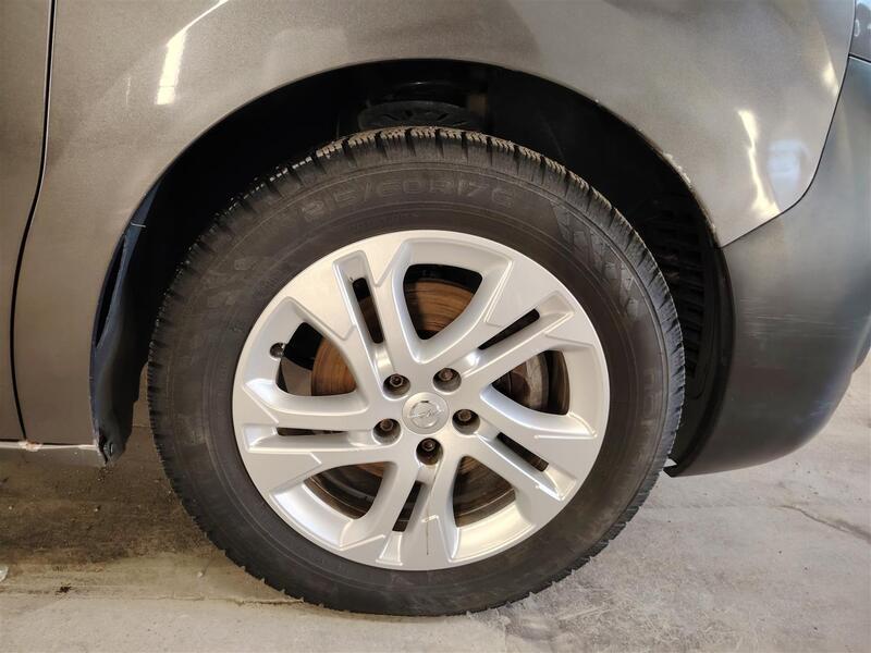 Opel Vivaro vaihtoauto