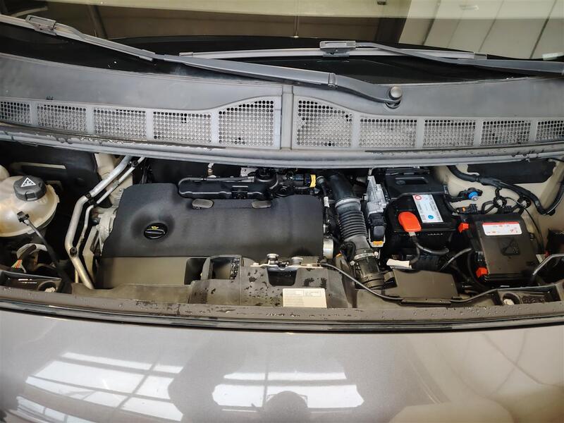 Opel Vivaro vaihtoauto