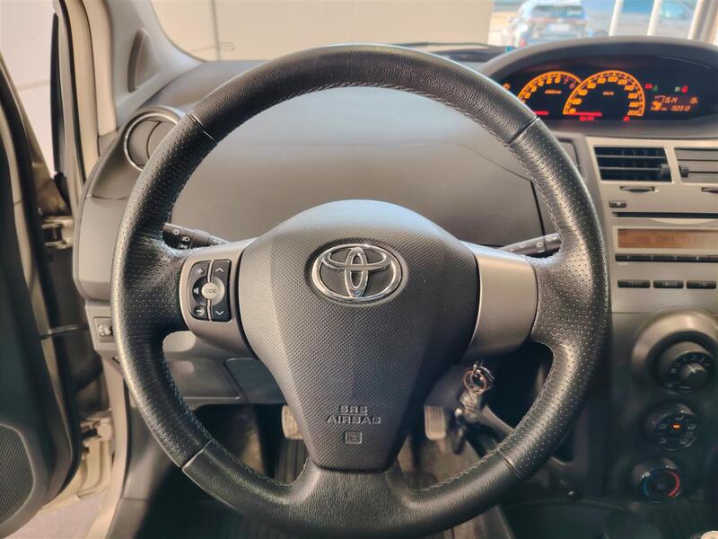 Toyota Yaris vaihtoauto