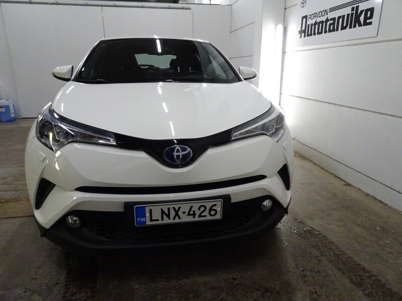 Toyota C-HR vaihtoauto