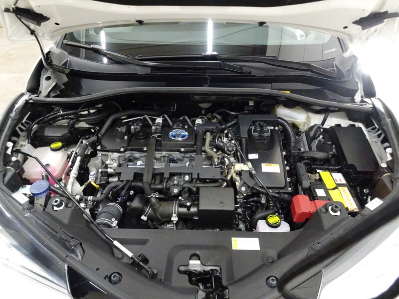 Toyota C-HR vaihtoauto