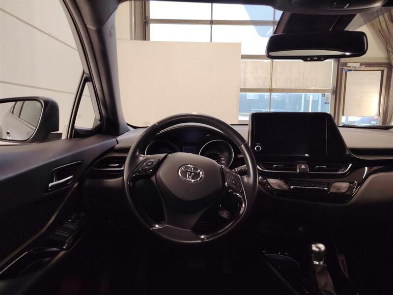 Toyota C-HR vaihtoauto